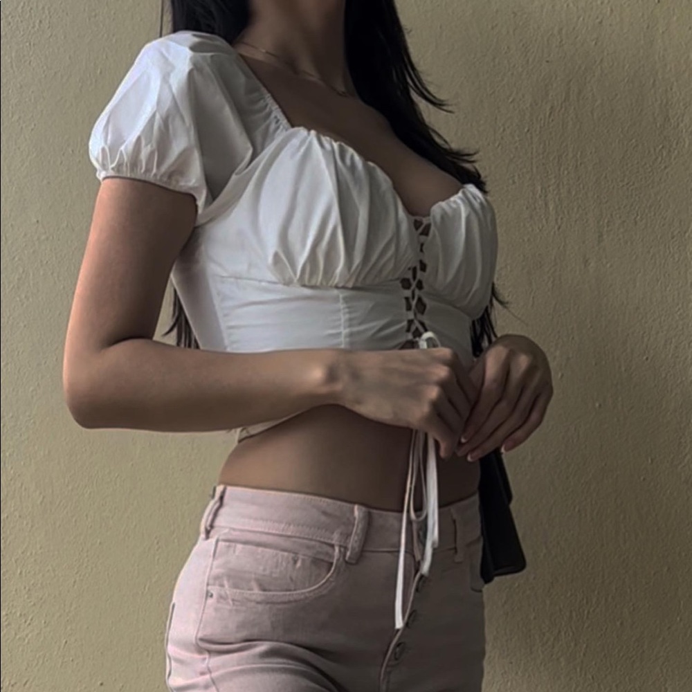 White cottage puffy shoulders string cleavage crop top